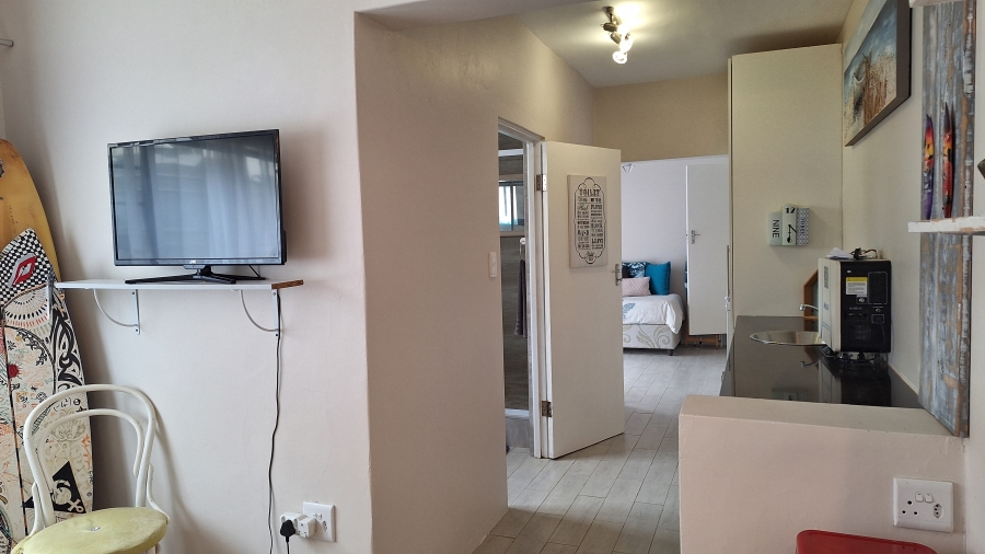6 Bedroom Property for Sale in Gonubie Eastern Cape